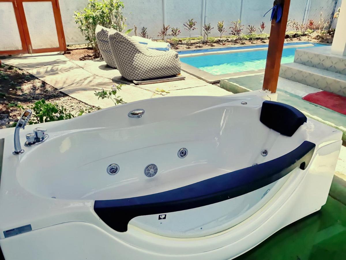 White Creative Villa Campuhan Убуд Экстерьер фото