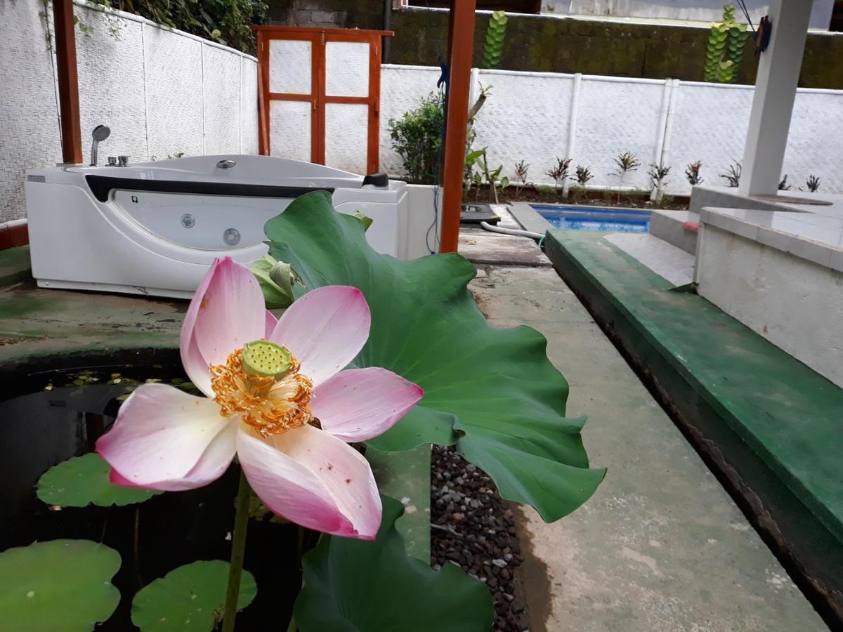 White Creative Villa Campuhan Убуд Экстерьер фото